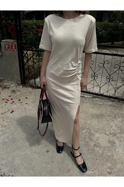 Kısa Kollu Uzun Yandan Yırtmaçlı Elbise