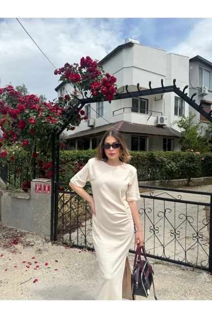 Kısa Kollu Uzun Yandan Yırtmaçlı Elbise