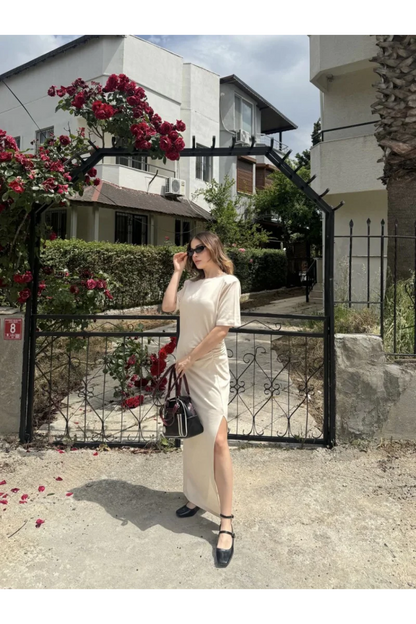 Kısa Kollu Uzun Yandan Yırtmaçlı Elbise